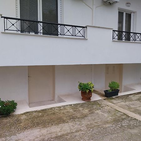 Nav Apart, Salamina Paloukia Buitenkant foto